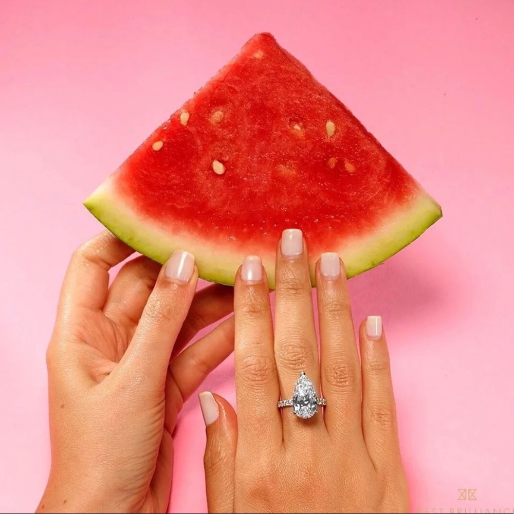 ✨SOLD OUT✨Gorgeous Pear Shaped Sparkler✨ - Picture 3 of 6